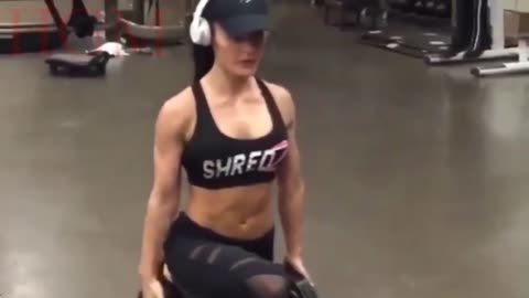 AWESOME GIRLS WORKOUT TRAINING IN GYM