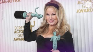 Jennifer Coolidge's 'White Lotus' co-star calls her 'the real thing'