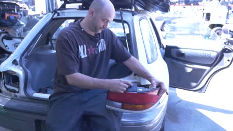 How to remove a tail light - 1998 Subaru Impreza