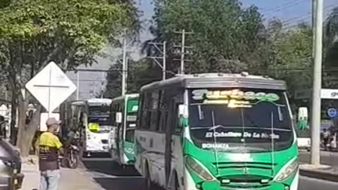 Transportadores hacen caravana contra peaje de Turbaco