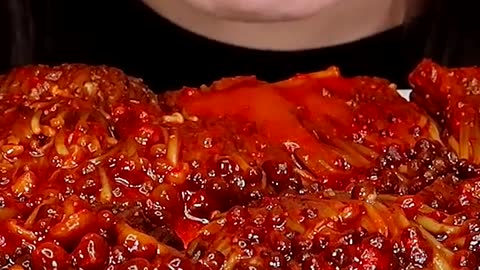 Spicy Enoki Mushrooms #zoeyasmr #zoeymukbang #bigbites #mukbang #asmr #food #먹방 #틱톡푸드 #spicymushroom