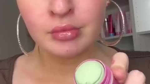 Fanny S 💕: whose chin is so smooth😱😍 #short #shorts #by.fannys skincare #skincareasmr #ASMR