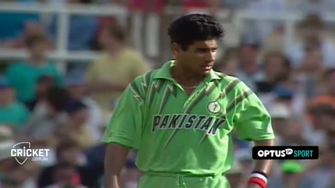 Mix Tape : Waqar Younis sending stumps Flying