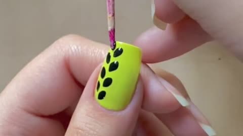 💅💚Easy nail art design with toothpick #nailart #naildesign