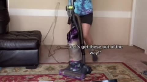 Mom shows how she used to vacuum before vs. after having kids👏🏽