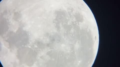 Moon zoom