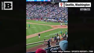 Crowd ERUPTS in Cheers for Ex-Mariners Pitcher at MLB Celebrity Softball Game