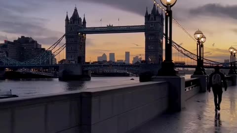 "London Bridge Unveiled: A Stroll Through History and Modern Marvels"