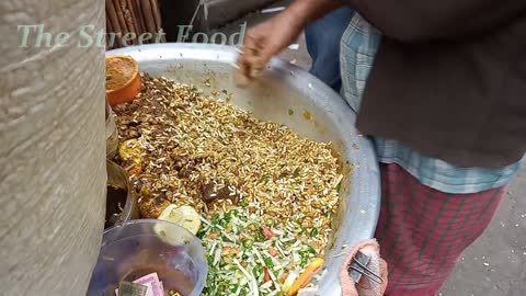 Popular Street Food of Bangladesh-Jhal Muri