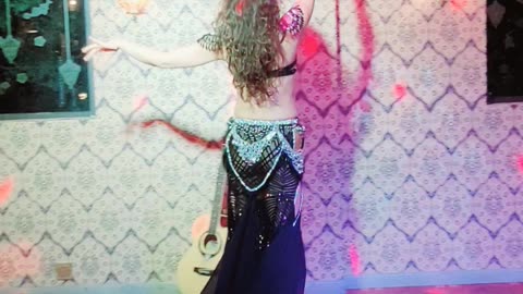 Chinese Beautiful Belly Dancer