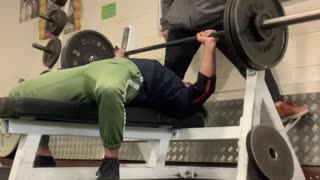 Bench press 102.5kg at 85% 1x5