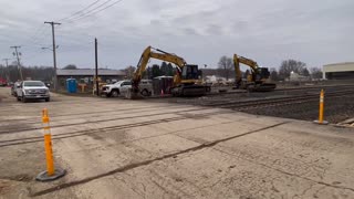 Work begins to remove track near OH train derailment
