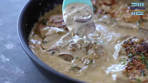 Travel to another dimension Try this Creamy Mushroom Chicken Delight: A Cozy Dinner for All
