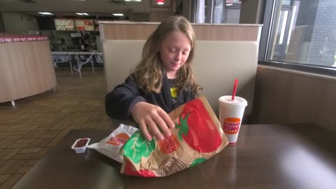 Lincoln Tries the Burger King Ghost Pepper Whopper 👻🌶🔥