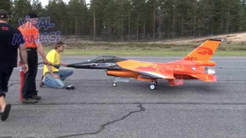 Top 10 Biggest / Largest RC Airplanes In The World [VIDEOS]