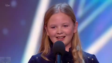 Little girl takes on a very HARD SONG and gets a HUGE GOLDEN BUZZER