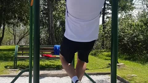 Wide pull ups