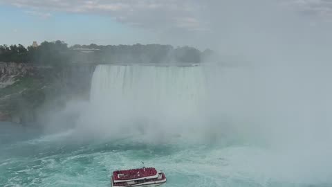 "Into the Mist: Embarking on an Epic Voyage Through Niagara's Mystical Realm 💨💧"