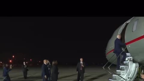 Biden Wanders Off, Boards An EMPTY PLANE After Photo-Op With Freed Americans