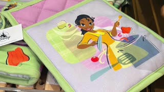 Disney Parks Princess Tiana Oven Mitt and Pot Holder Set #shorts