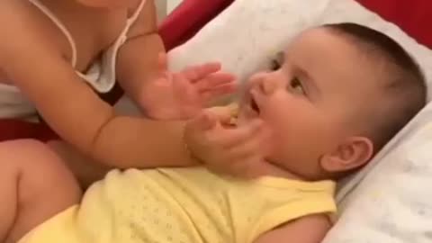 Cute baby 🍼🐥🐥 smile 😁😁 status video