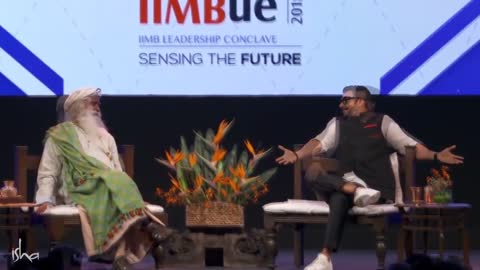 Ranveer Singh and Sadhguru Dance on Popular Demand at IIM Bangalore Leadership Summit