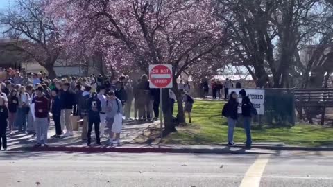 💥 Ridge High School students in El Dorado Hills, CA walk out in protest of 😷 mandates.