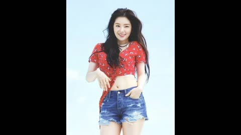 9 Times Red Velvet's Irene Shows Off Her Slim Waist!