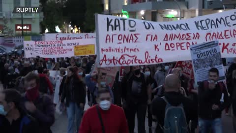 Greece: Clashes as teachers protest 'mandatory evaluation' law in Athens - 06.10.2021