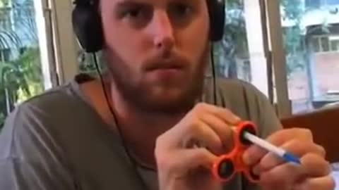 GUY GETS PEN THROUGH FIDGET SPINNER FIRST TRY (flute)