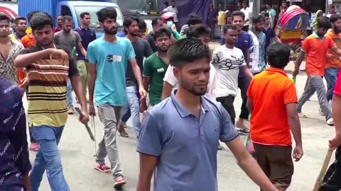 Political party supporters, police clash in Bangladesh