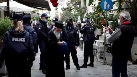 "PAPA, EȘTI ERETIC!" Un preot ortodox grec către papa Francisc