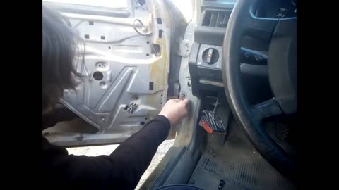 Mercedes Benz W124 - Door Check Strap Troubleshooting and Replacement DIY