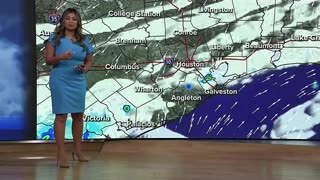 Thick & busty Filipina MILF Elita's weather forecast (8/15/23)