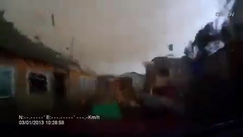 Video recorder captured the moment a powerful tornado passed through