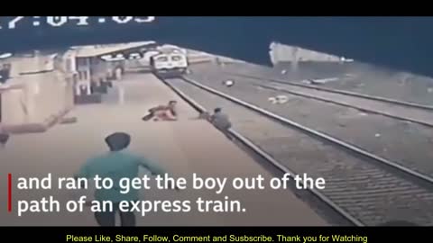 Latest World News | Moment Indian rail worker saves child