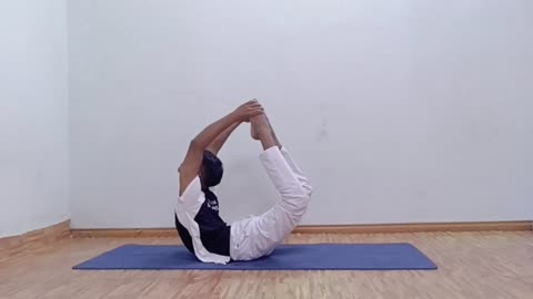 🧘‍♀️ Yoga Pose of the Day: Purna Dhanurasana 🌈