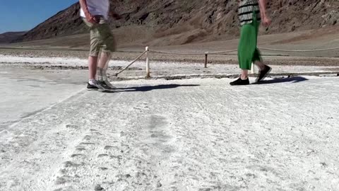 Tourists flock to Death Valley amid heat wave