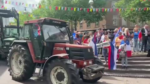 Dutch and German Farmers Exchange Flags at the Border | Enschede Occupied By Agriculture Proponents
