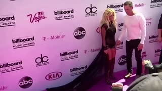 Britney says won't perform while father controls career