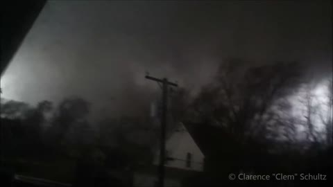 Man Films Tornado That Destroys His House