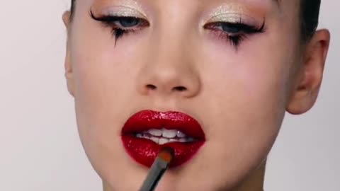 Isamaya recreate a fashion week makeup look