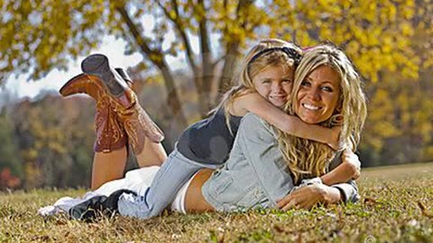 Mom and Daughter Photoshoot