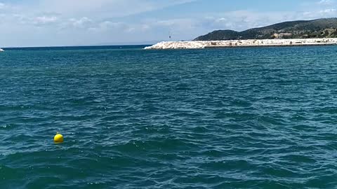 Windy day in the seaport on an island 🌊💨💨🚤🛶⛵ - watch out for the sound - strong wind!! 💨