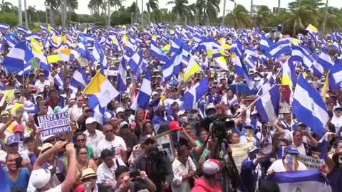 Miles de personas marchan en apoyo a obispos a los que Daniel Ortega llamó "golpistas"