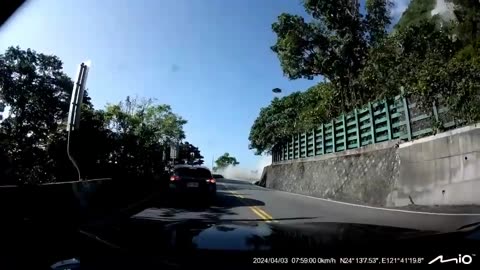 The M7.4 Earthquake In Taiwan From A Car-Mounted Video Recorder