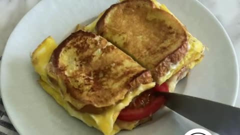 BREAKFAST EGG SANDWICH