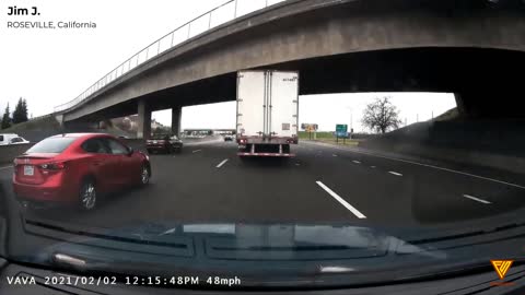 dash cam close call with van and semi truck. 2021.02.02