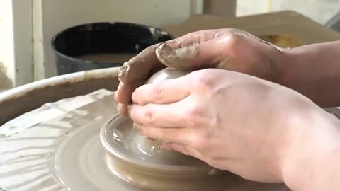 Pottery making and placing afternoon tea desserts are really convenient, process 4.