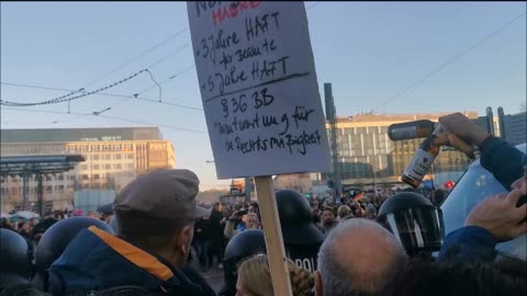 QUERDENKEN Demo - LEIPZIG, 07 11 2020, am Augustusplatz